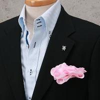 ピンクサテン風ポケットチーフ大阪梅田