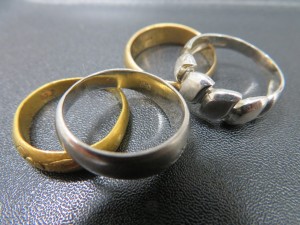 祖母から譲り受けた金・プラチナのリングをお買取りさせて頂きました。