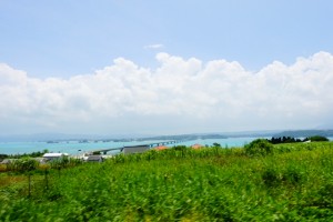 ドライブしながら綺麗な海を楽しめる古宇利島