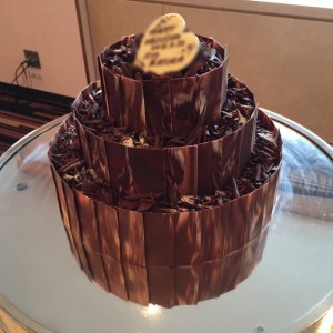 チョコレートケーキのウエディングケーキ