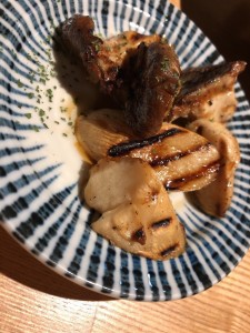 梅田で人気の焼き鳥居酒屋でオススメの一品料理エリンギバター