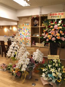 この度ブライダルＹＡＳＵＮＡＧＡ大阪心斎橋店が移転リニューアルオープンに伴い沢山のお花をいただきました