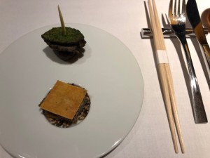 神戸ビーフのパテと鮑とマッシュルームのオーブン焼き