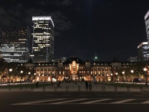 東京駅正面からの夜の雰囲気