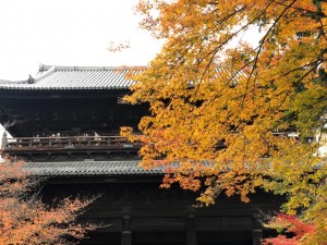 南禅寺の山門（さんもん）は、楼上に登り京の町を一望できるスポット