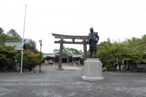 大阪城境内には桜門の正面に豊国神社さんがございます！